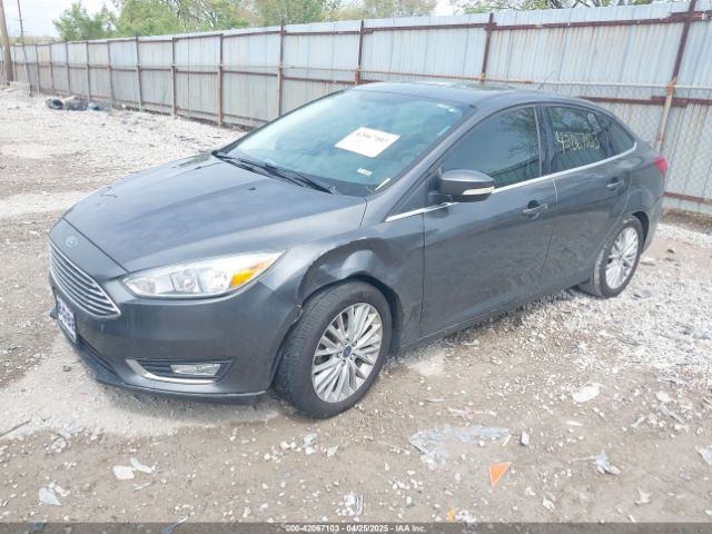 1FADP3J25JL326977 Ford Focus Titanium
