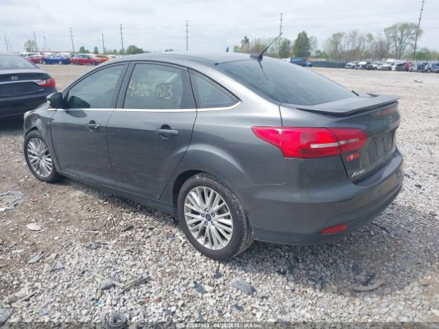 1FADP3J25JL326977 Ford Focus Titanium