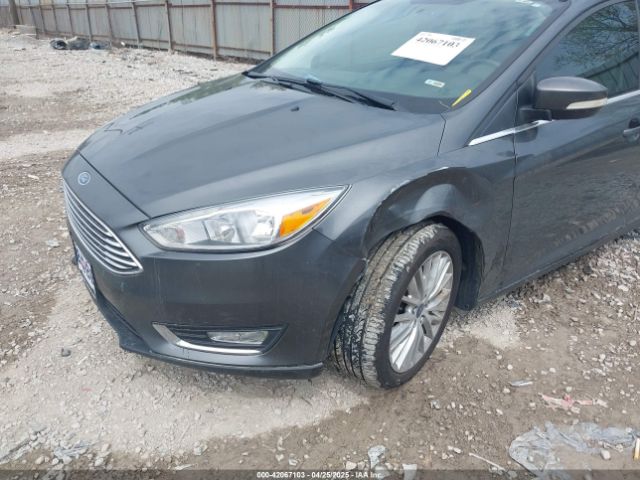 1FADP3J25JL326977 Ford Focus Titanium