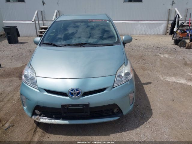JTDKN3DU0F1885117 Toyota Prius Two