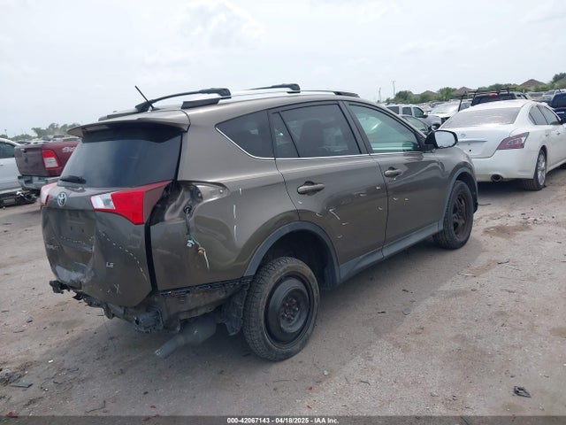 2T3ZFREV1FW173688 Toyota RAV4 LE