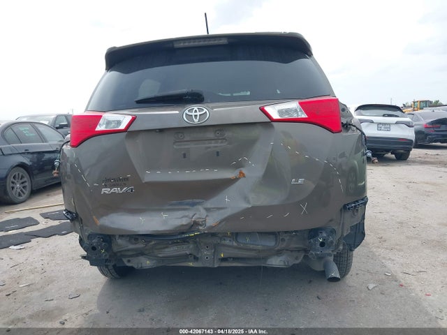 2T3ZFREV1FW173688 Toyota RAV4 LE