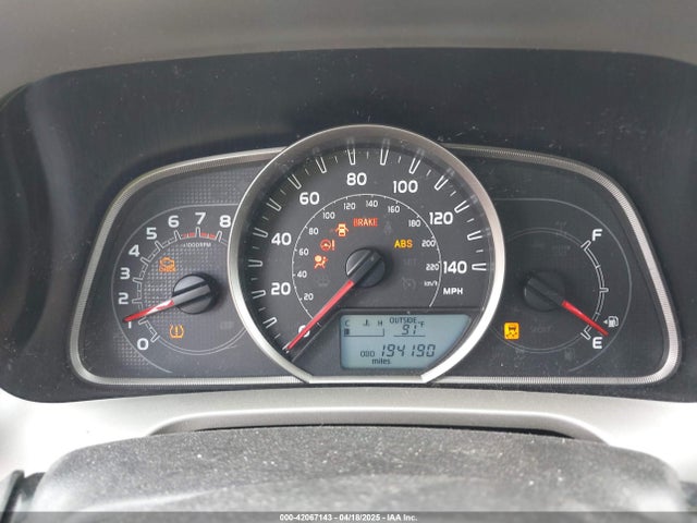 2T3ZFREV1FW173688 Toyota RAV4 LE