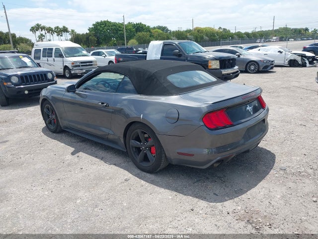 1FATP8EM6G5251286 Ford Mustang V6