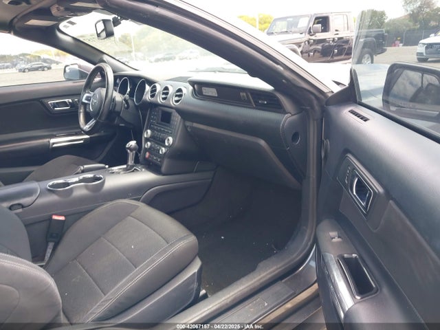 1FATP8EM6G5251286 Ford Mustang V6