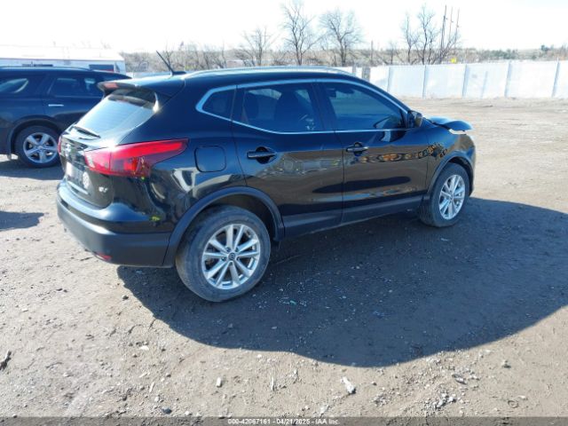 JN1BJ1CP1KW236552 Nissan Rogue Sport Sv