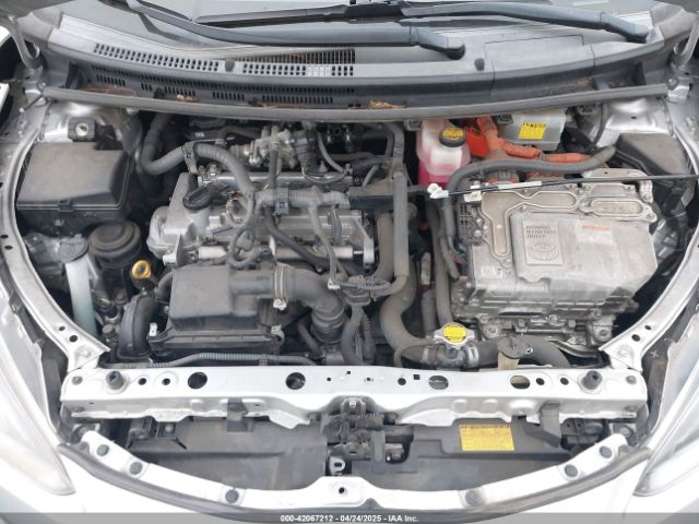 JTDKDTB34F1092819 Toyota Prius C Three