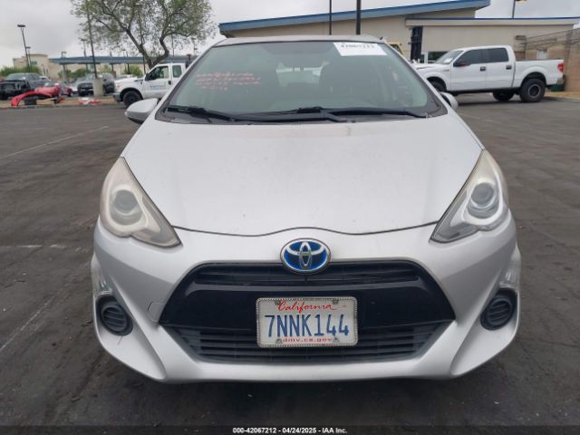 JTDKDTB34F1092819 Toyota Prius C Three