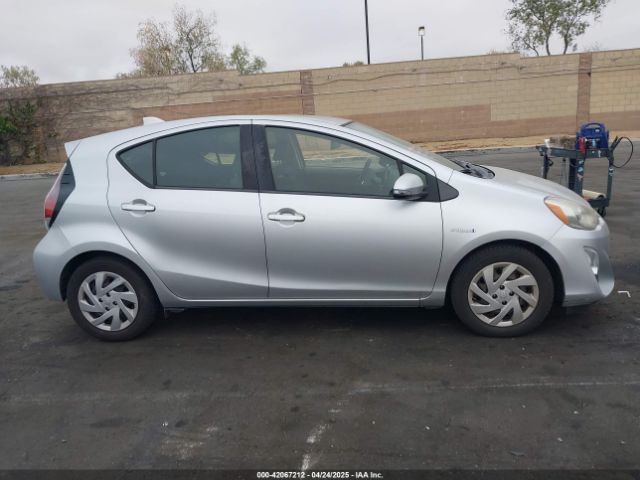 JTDKDTB34F1092819 Toyota Prius C Three