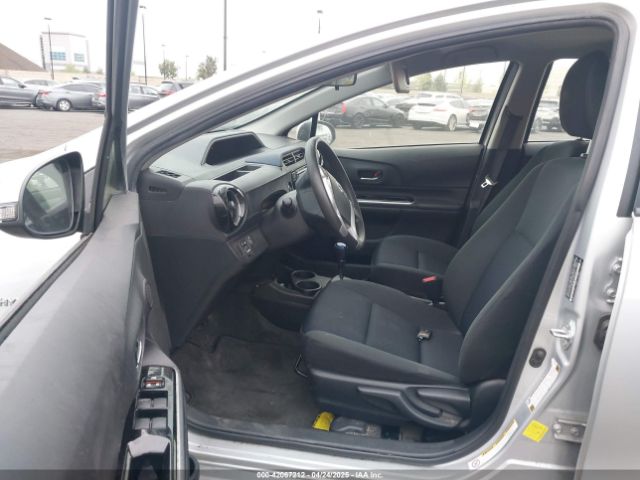JTDKDTB34F1092819 Toyota Prius C Three