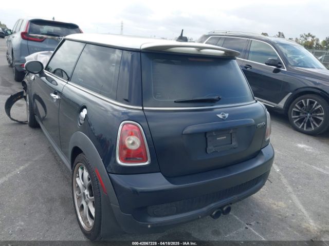 2007 MINI COOPER S WMWMF73557TT80376 Photo 2