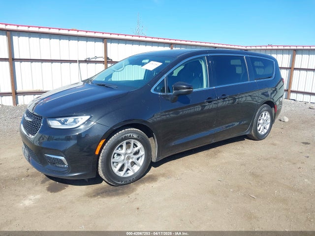 Chrysler Pacifica Touring L 2023 2C4RC1BG3PR533863 Image 2