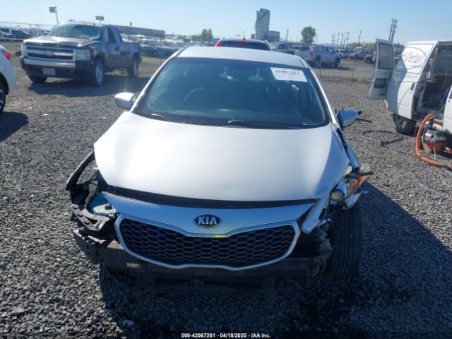 KNAFK4A66G5577026 KIA FORTE LX