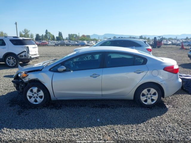 KNAFK4A66G5577026 KIA FORTE LX