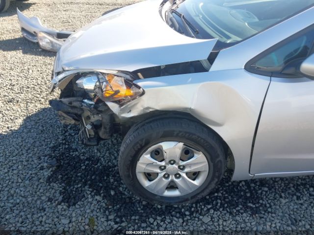 KNAFK4A66G5577026 KIA FORTE LX