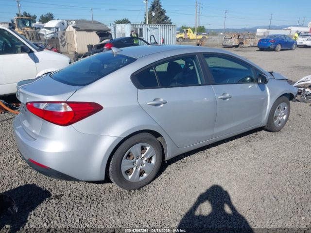 KNAFK4A66G5577026 KIA FORTE LX