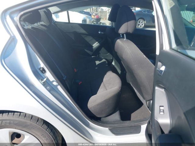 KNAFK4A66G5577026 KIA FORTE LX