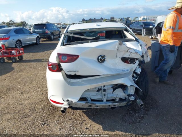 3MZBPAEM3LM132772 Mazda Mazda3 Premium Package