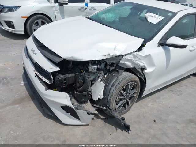 3KPF24AD8RE728019 KIA Forte Lxs