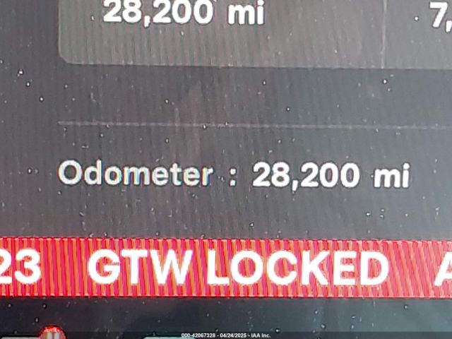 5YJ3E1EB8NF197023 Tesla 2022