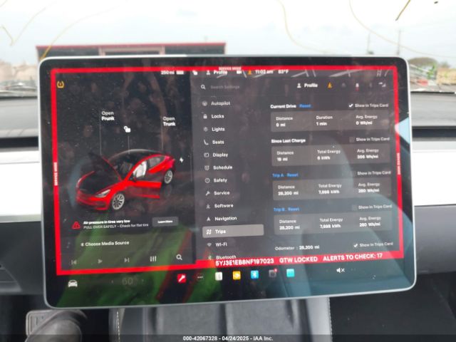 5YJ3E1EB8NF197023 Tesla 2022