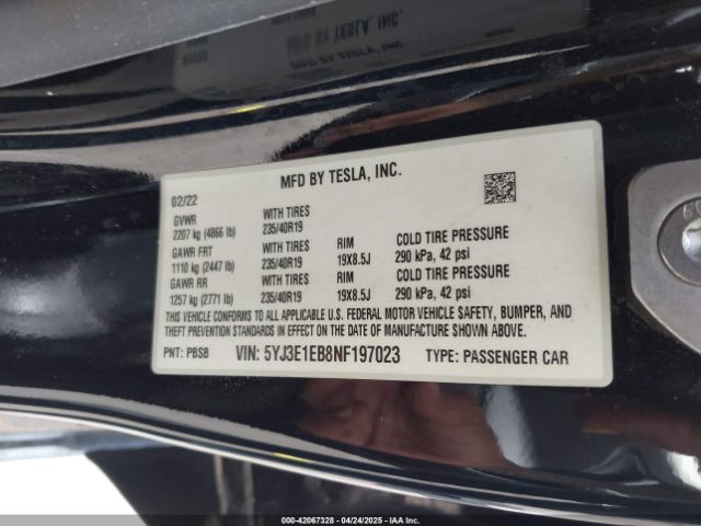 5YJ3E1EB8NF197023 Tesla 2022