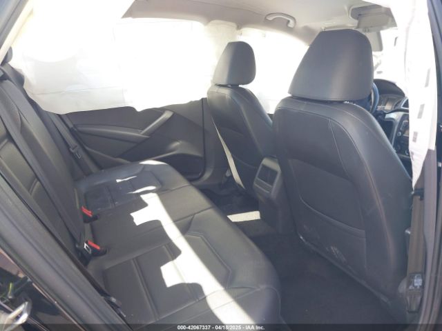 1VWAT7A31FC121864 Volkswagen Passat 1.8t Limited Edition