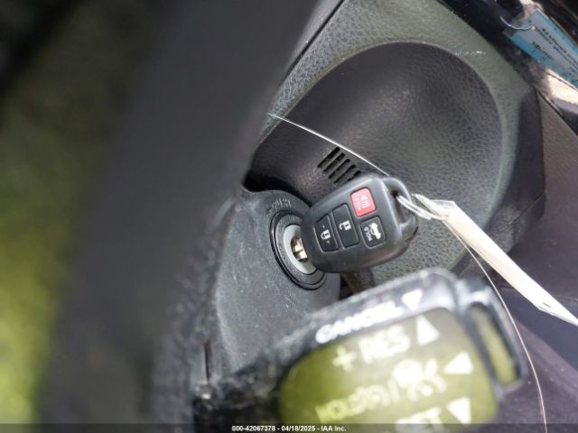 2T1BURHE5HC747192 Toyota COROLLA LE