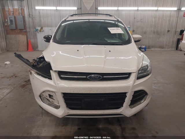 1FMCU9J9XGUC48953 Ford Escape Titanium