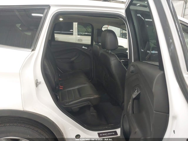 1FMCU9J9XGUC48953 Ford Escape Titanium