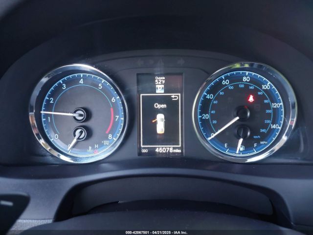 5YFBURHE5JP823211 Toyota COROLLA SE