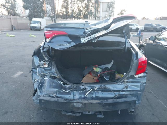 5YFBURHE5JP823211 Toyota COROLLA SE