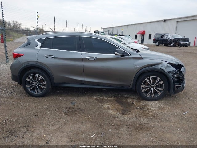 SJKCH5CR2HA022260 Infiniti Qx30 Premium