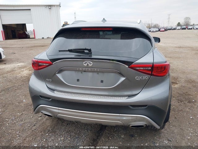 SJKCH5CR2HA022260 Infiniti Qx30 Premium