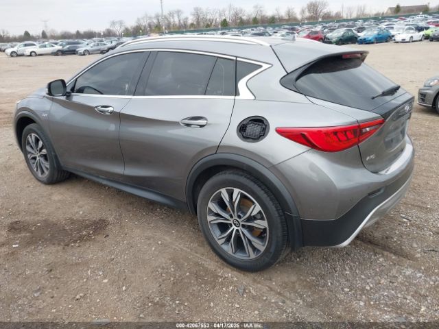 2017 INFINITI QX30 SJKCH5CR2HA022260 Photo 2