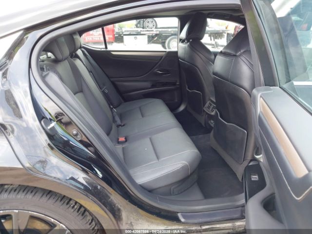 58ABA1C13PU027281 Lexus Es 300h F Sport Handling