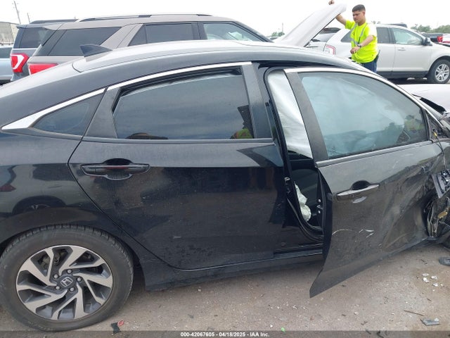 Honda CIVIC EX 2018 2HGFC2F71JH567527 Image 28
