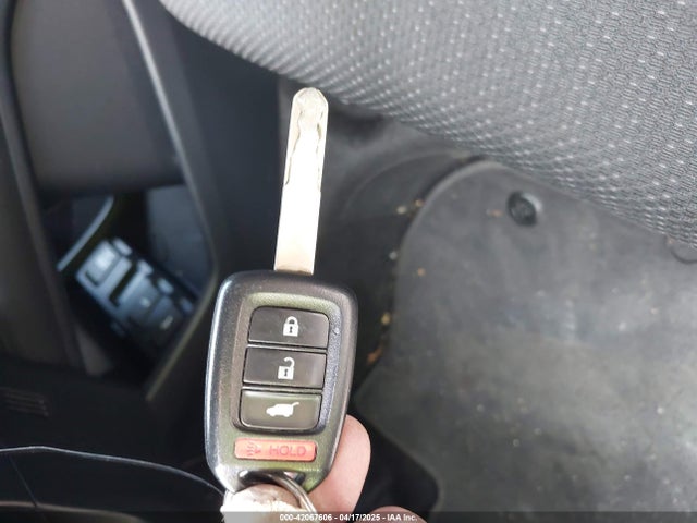 3CZRU5H32JM711165 Honda HR-V LX