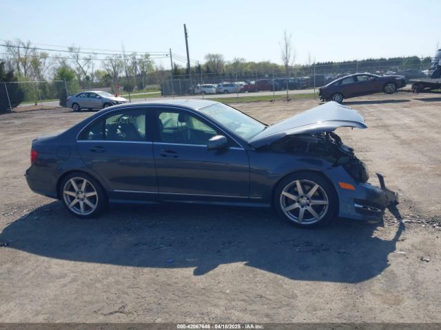 WDDGF8AB3EA924175 Mercedes-Benz C 300 Luxury 4matic/sport 4matic