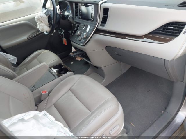5TDYZ3DC4KS015406 Toyota Sienna Xle Premium 8 Passenger