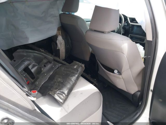 5YFBURHEXHP715211 Toyota COROLLA LE