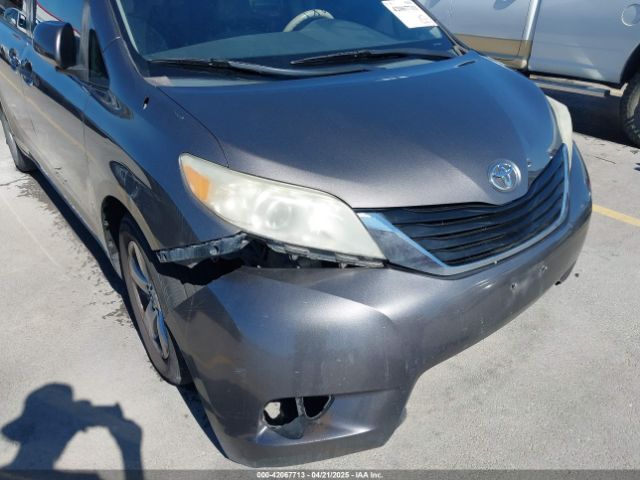 5TDKK3DC8ES457023 Toyota Sienna Le V6 8 Passenger