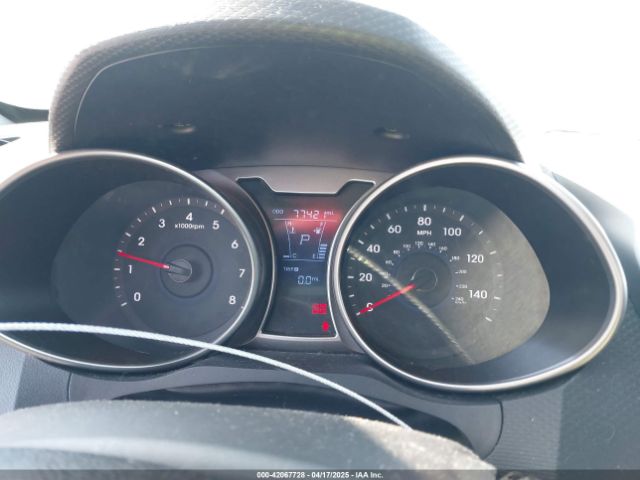 KMHTC6AD2EU214847 Hyundai Veloster Base W/black