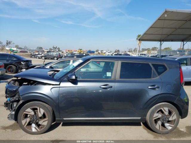 KNDJ53AU0P7195673 KIA Soul Gt-line