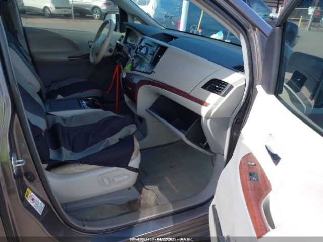 2014 TOYOTA SIENNA 5TDYK3DC2ES438980 Photo 4