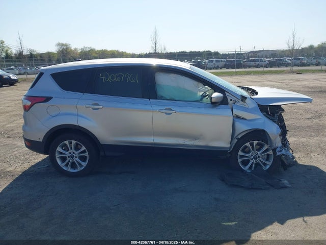 1FMCU0GD5HUA58342 Ford ESCAPE SE