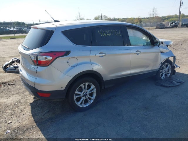 1FMCU0GD5HUA58342 Ford ESCAPE SE