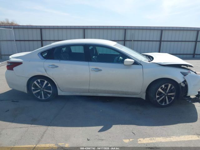 1N4AL3AP8HC128592 Nissan Altima 2.5 Sr