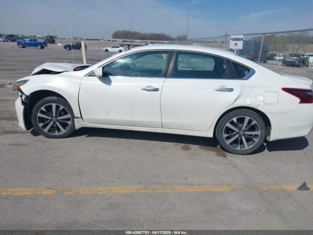 1N4AL3AP8HC128592 Nissan Altima 2.5 Sr