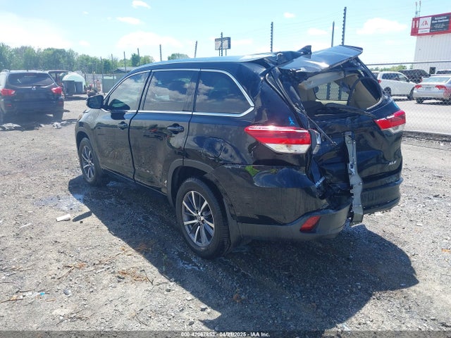 5TDKZRFH3HS519388 Toyota Highlander Xle